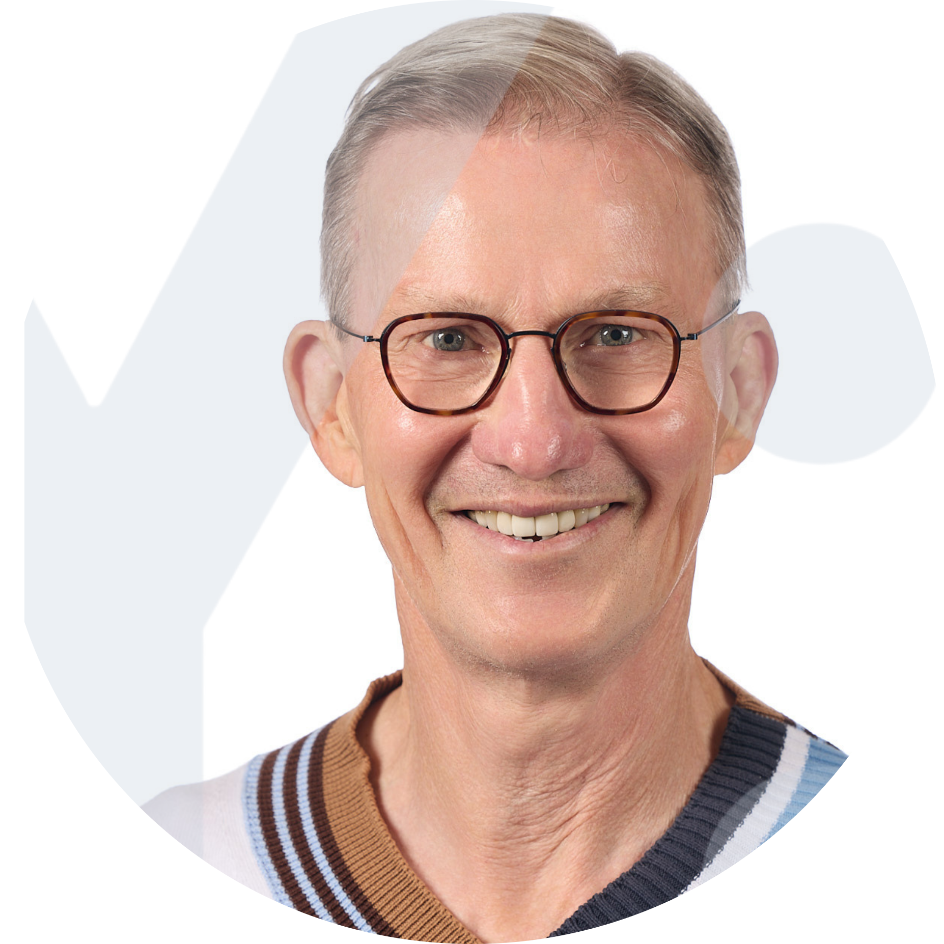 Dr Geoff Holt